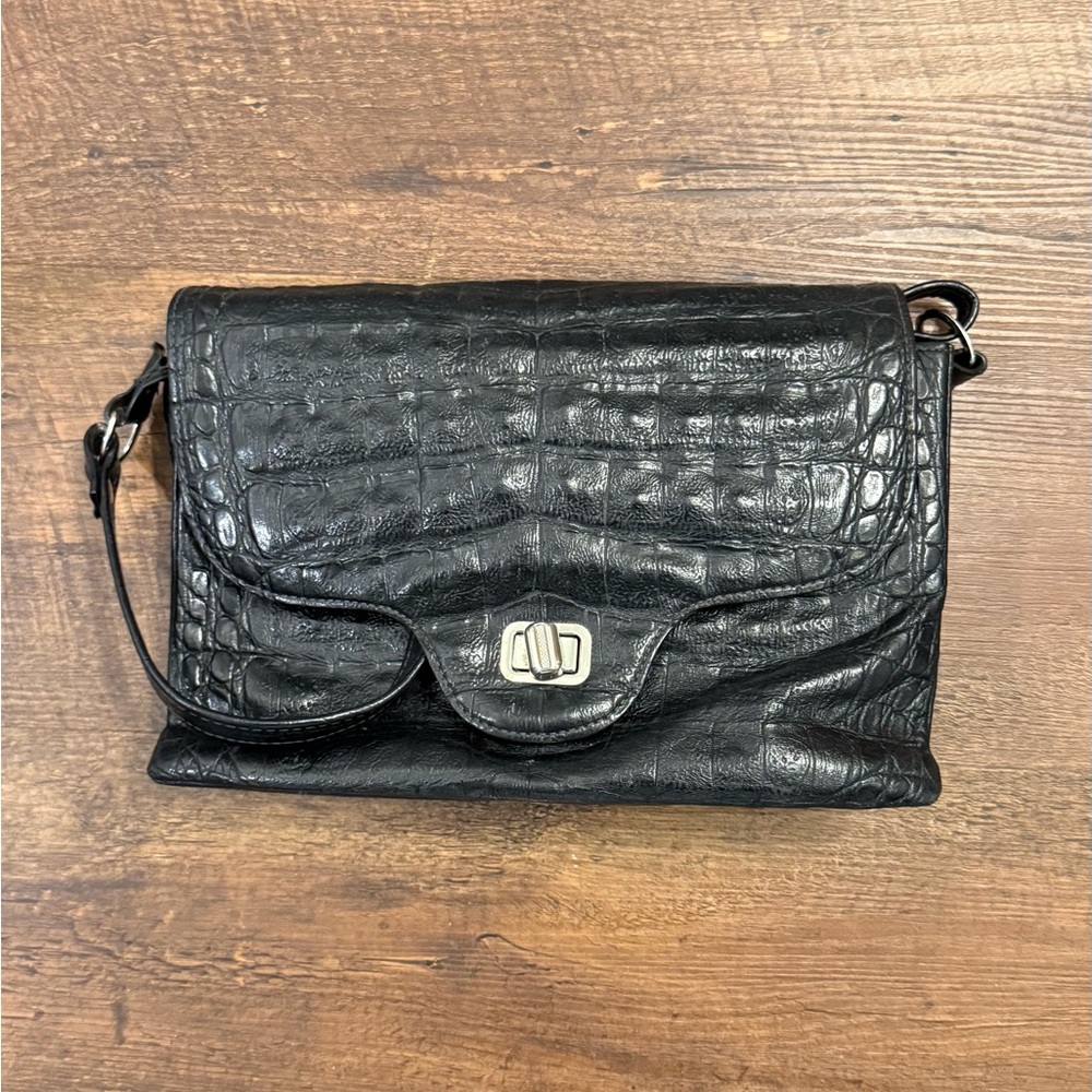 VINTAGE Leather Crocodile-Embossed Cross-Body Bag in Black